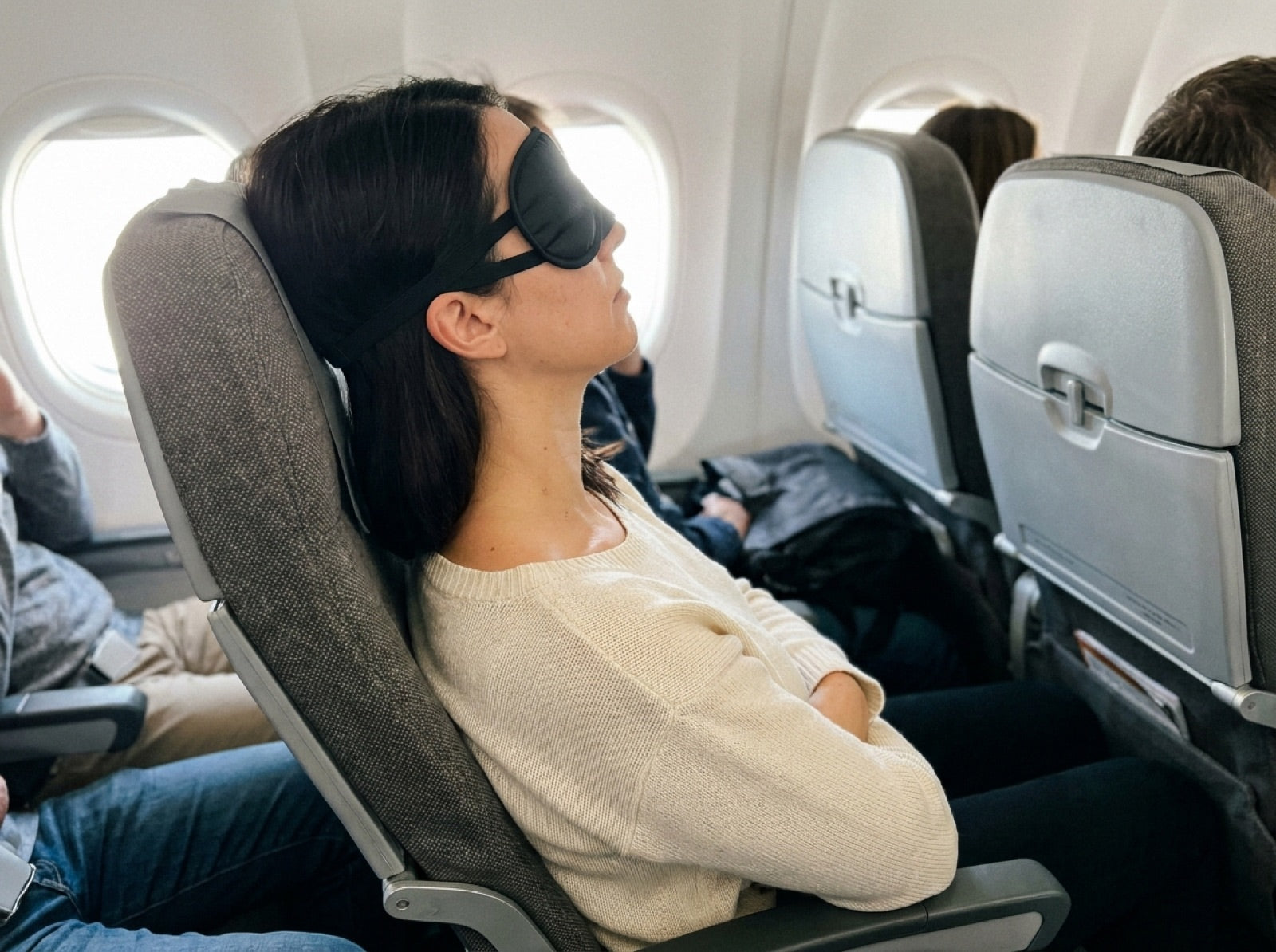 Keeps your seat space clear